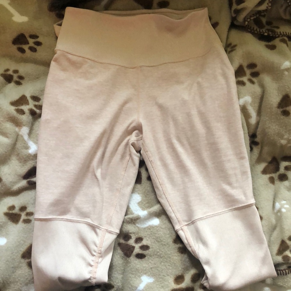 Alo Yoga goddess leggings